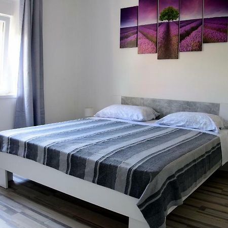 Apartman Ana Leilighet Sali Eksteriør bilde