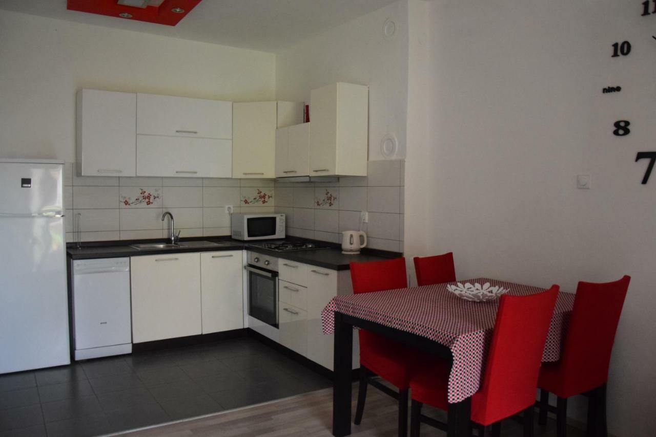 Apartman Ana Leilighet Sali Eksteriør bilde