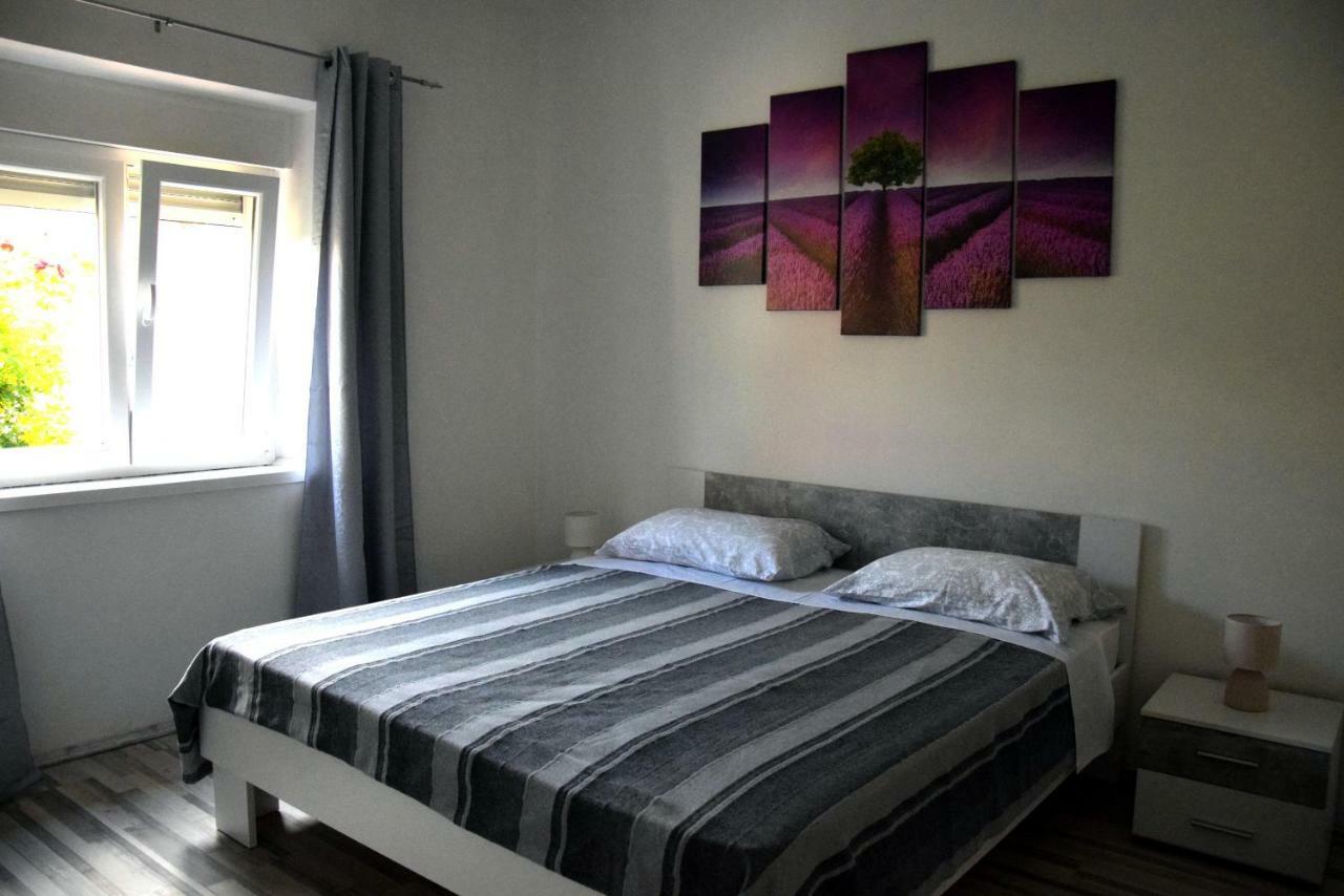 Apartman Ana Leilighet Sali Eksteriør bilde