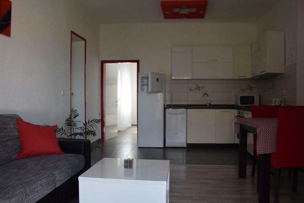 Apartman Ana Leilighet Sali Eksteriør bilde