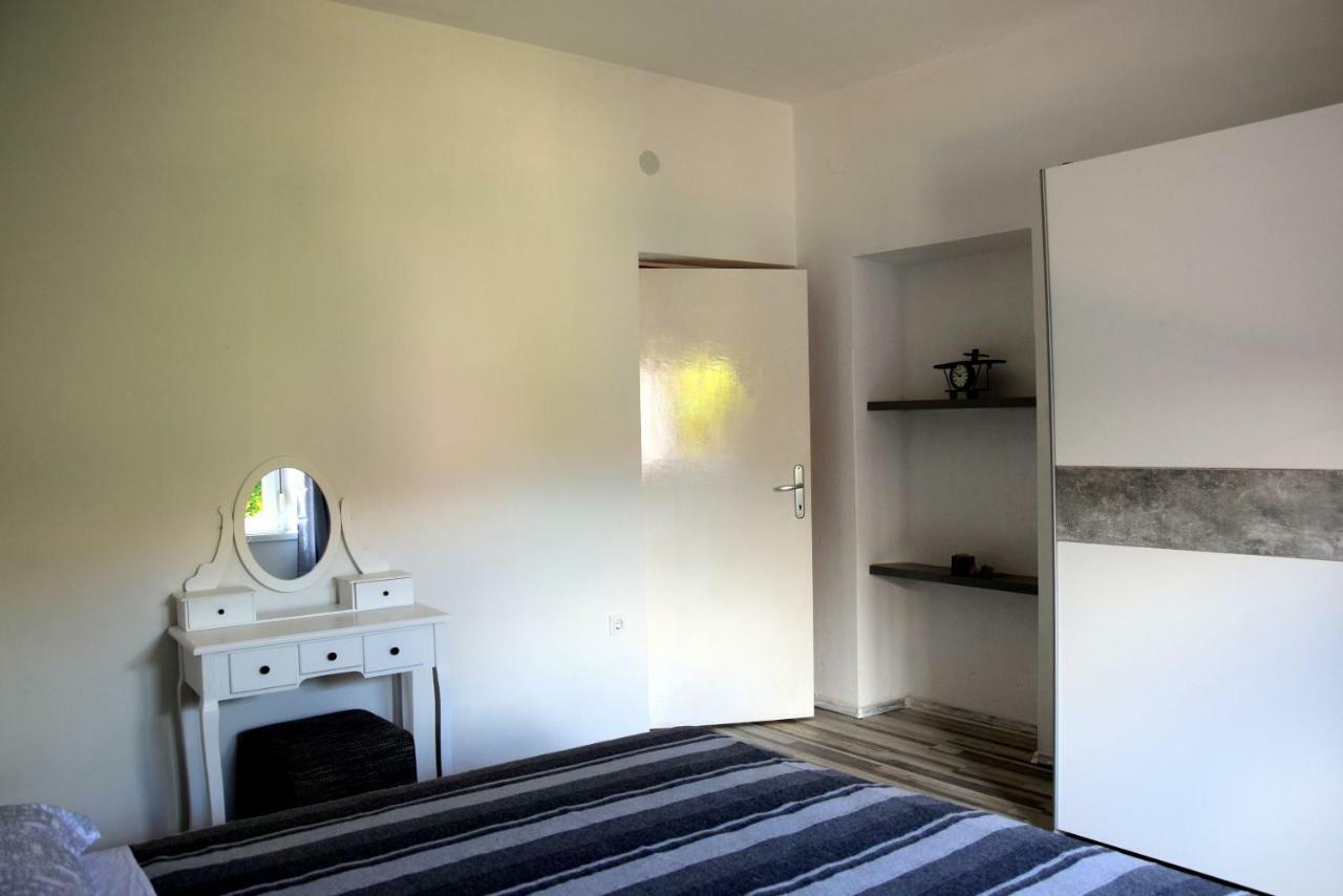 Apartman Ana Leilighet Sali Eksteriør bilde